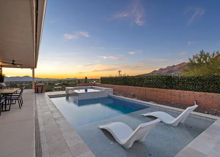 Holiday home Foothills Hilltop • Pool • • Gym • 360° Views