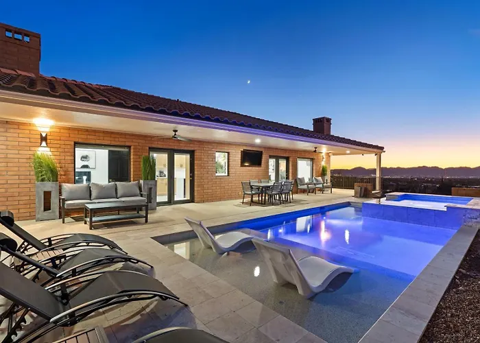 Foothills Hilltop • Pool • • Gym • 360° Views *