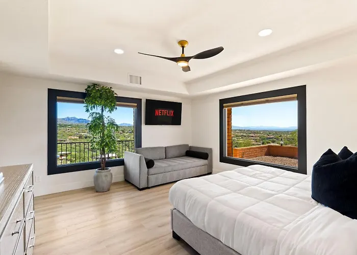 Foothills Hilltop • Pool • • Gym • 360° Views * Tucson