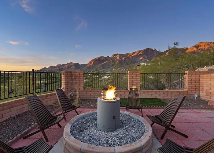 Foothills Hilltop • Pool • • Gym • 360° Views Holiday home Tucson
