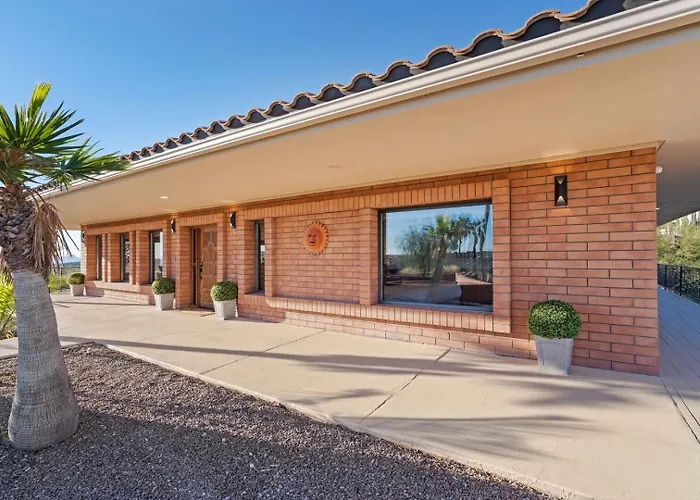 Holiday home Foothills Hilltop • Pool • • Gym • 360° Views