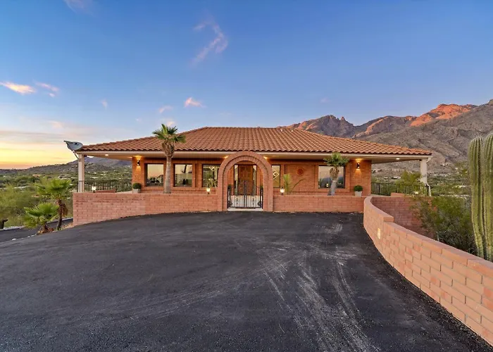Holiday home Foothills Hilltop • Pool • • Gym • 360° Views Tucson