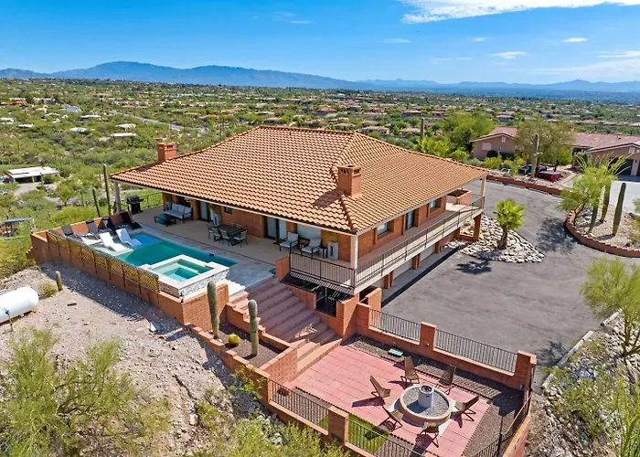 Foothills Hilltop • Pool • • Gym • 360° Views *