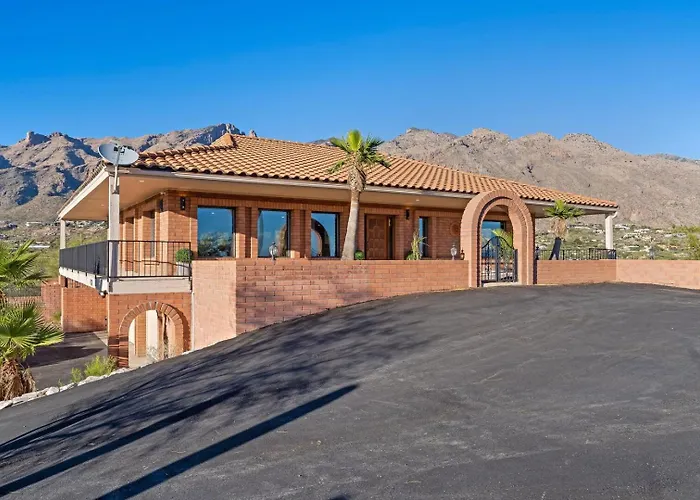 Holiday home Foothills Hilltop • Pool • • Gym • 360° Views Tucson